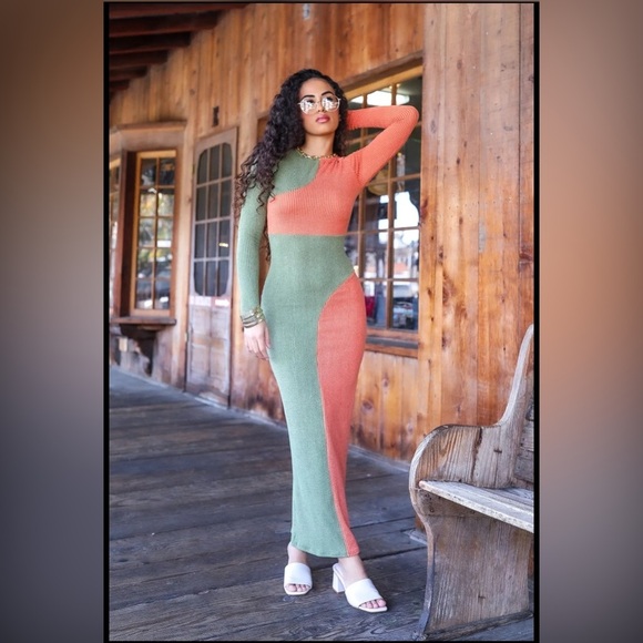 12. Color block Long Sleeve Bodycon Maxi Dress - Picture 3 of 9